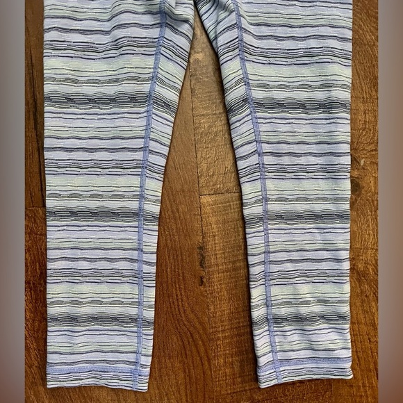 Lululemon Wunder under space dye wave cropped leggings Sz 4 - Picture 3 of 6